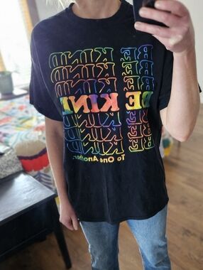 BE KIND Rainbow Graphic Short Sleeve Tee - Black